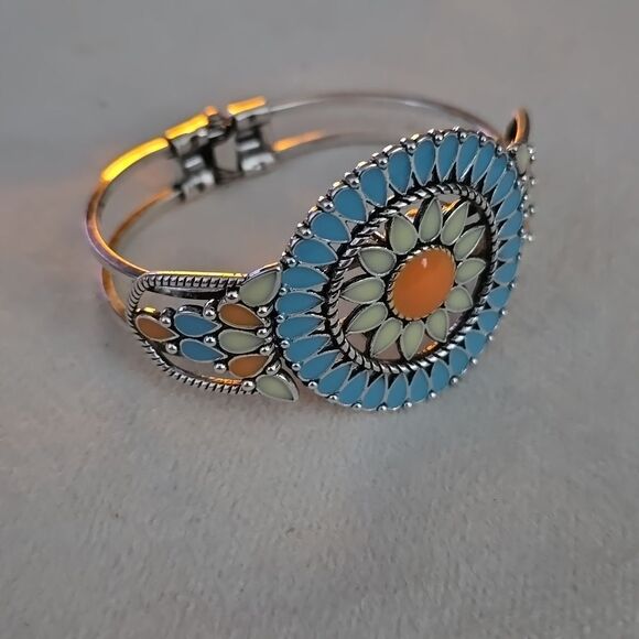 Boho cuff style bracelet - Picture 3 of 10